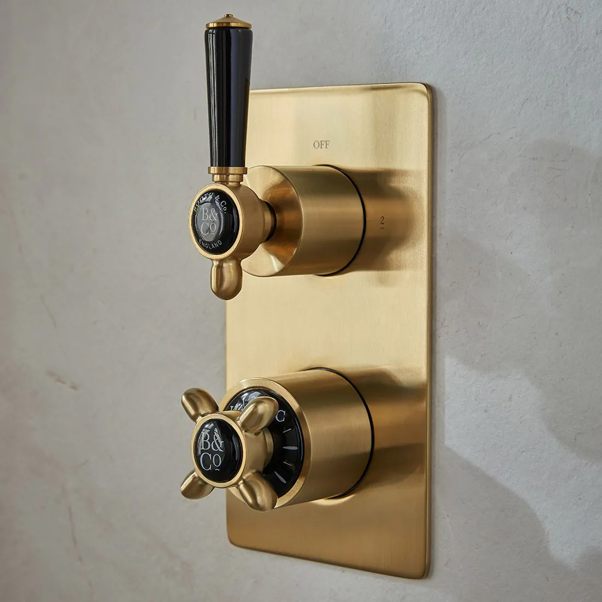 Booth & Co Axbridge Traditional 1 Outlet 2 Handle Concealed Thermostatic Shower Valve