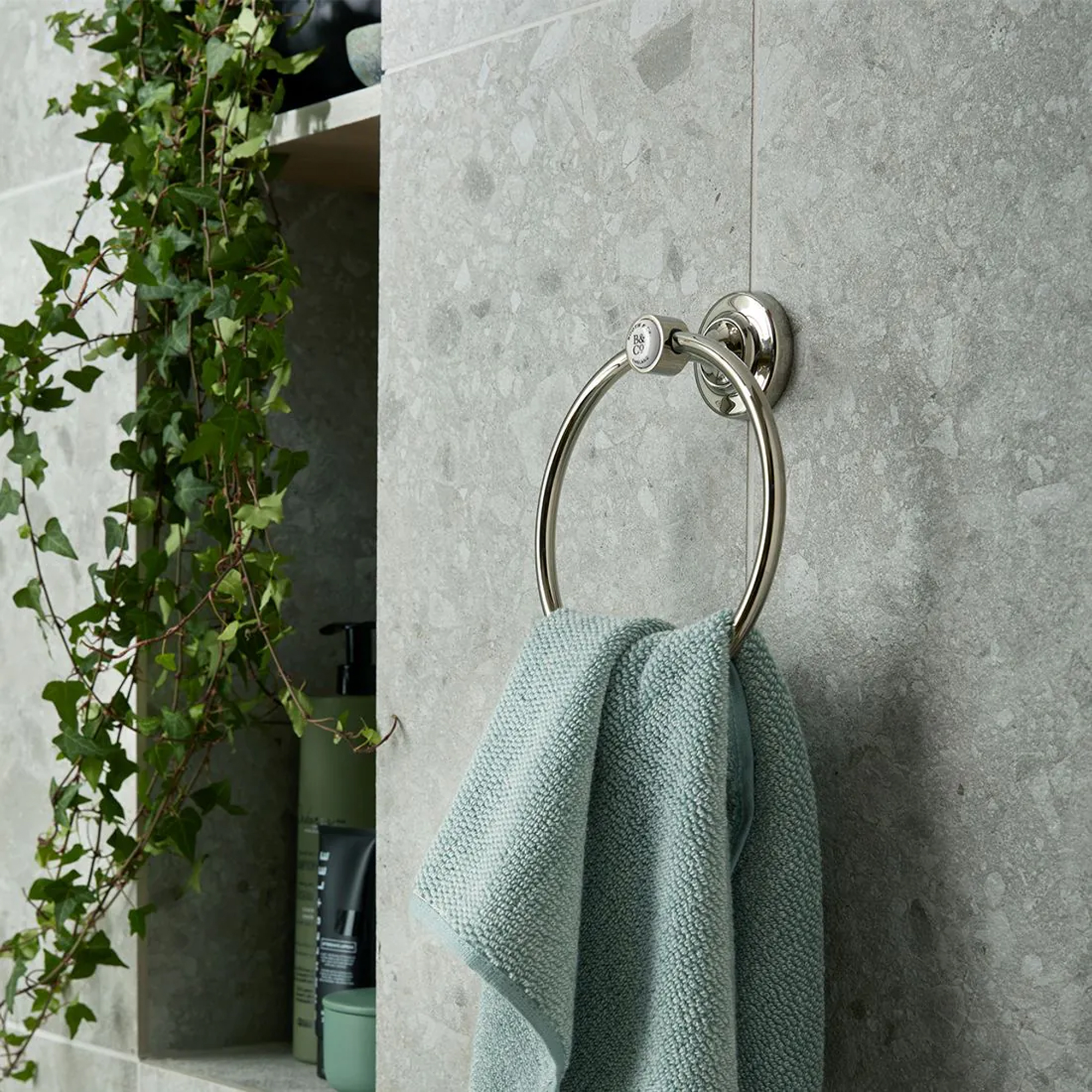 Booth & Co Axbridge Towel Ring