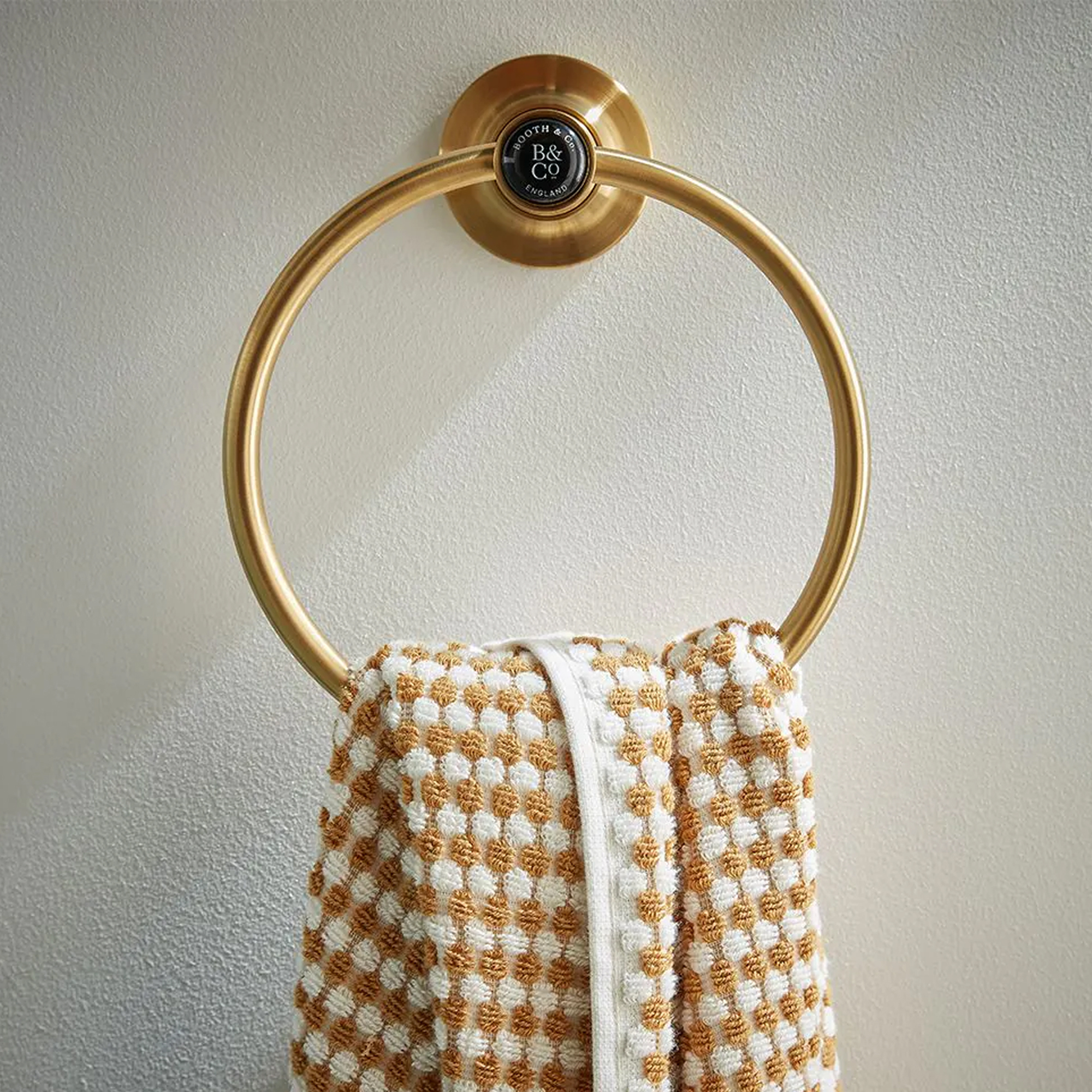Booth & Co Axbridge Towel Ring