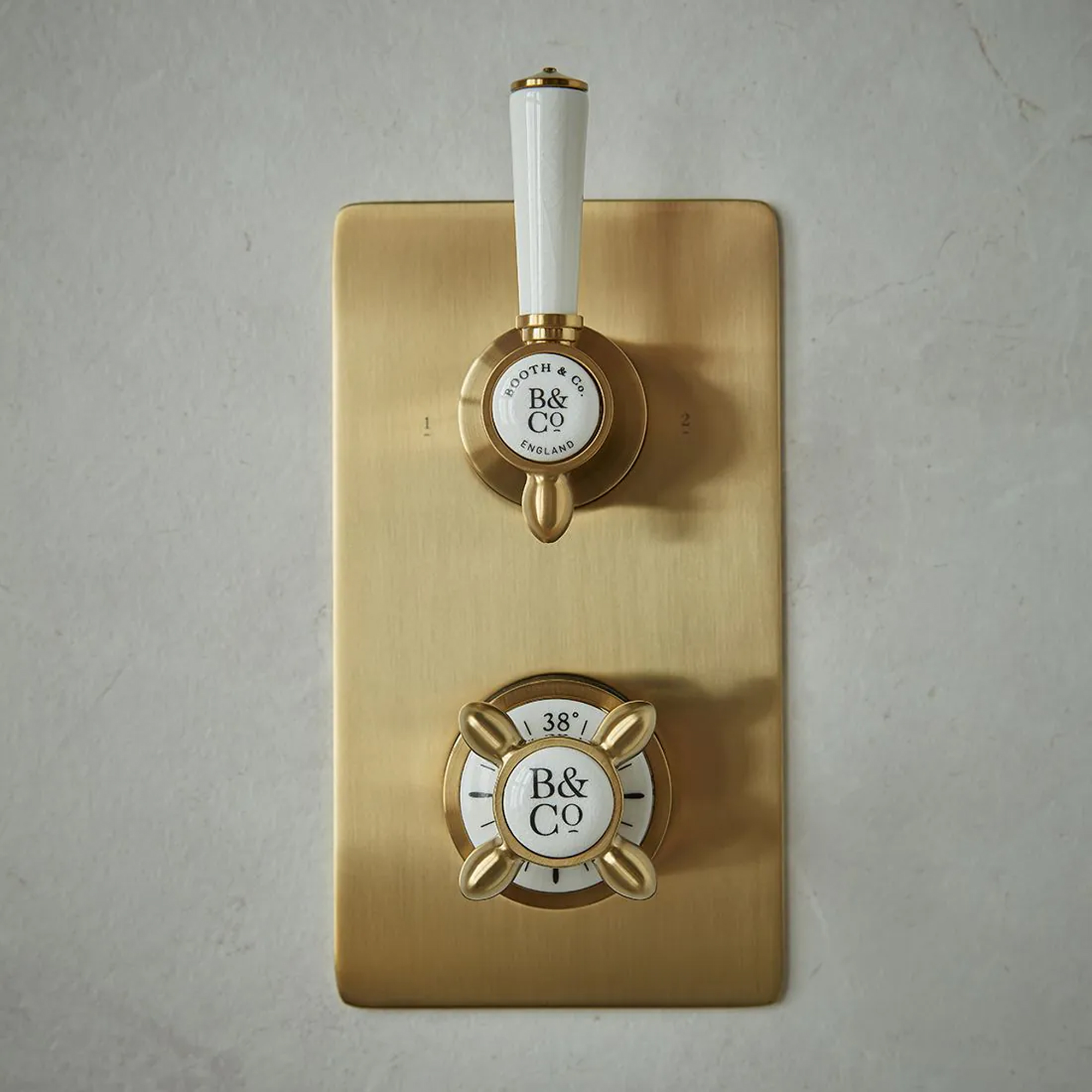 Booth & Co Axbridge Traditional 1 Outlet 2 Handle Concealed Thermostatic Shower Valve