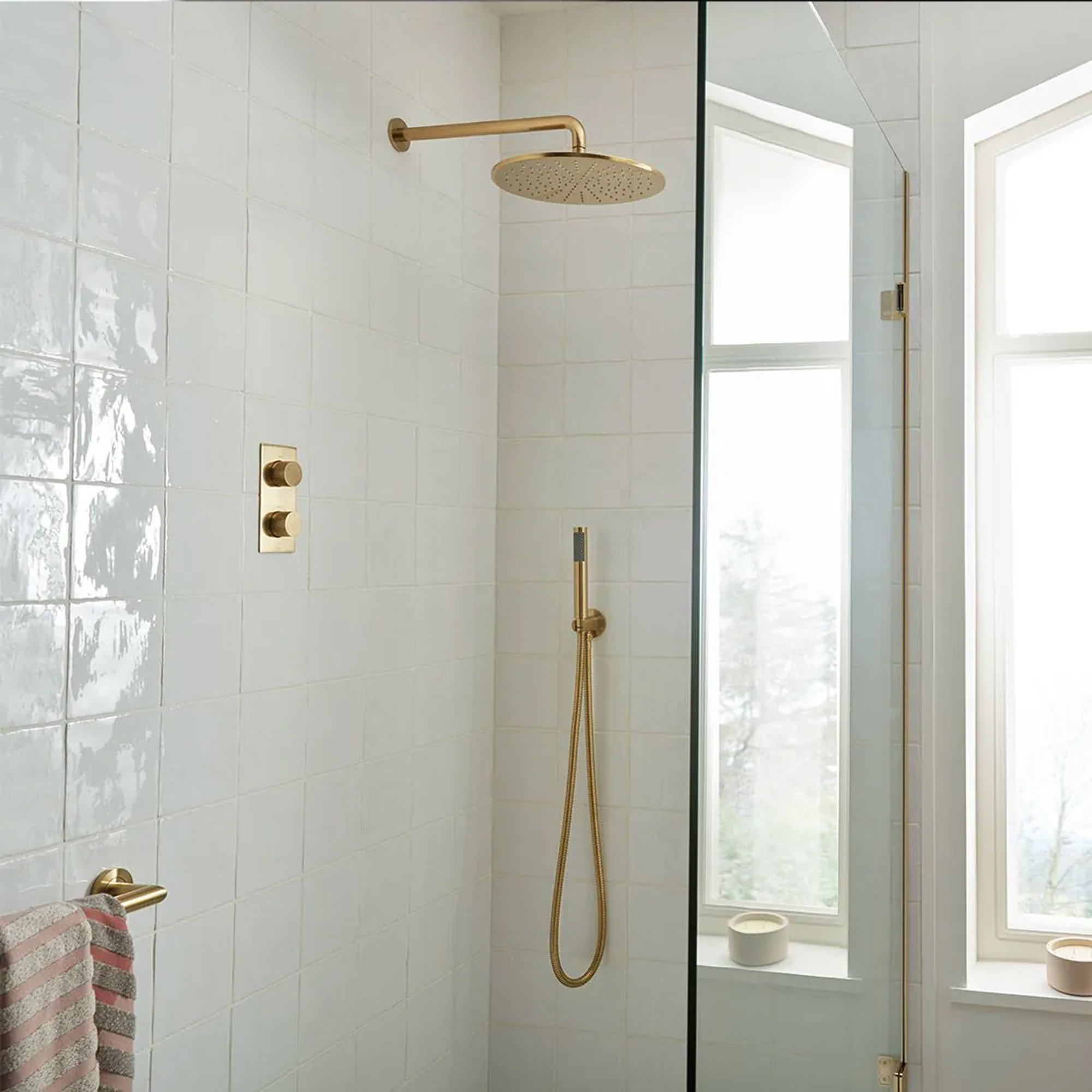Vado Individual Tablet Knurled 2 Outlet 2 Handle Thermostatic Concealed Shower Valve