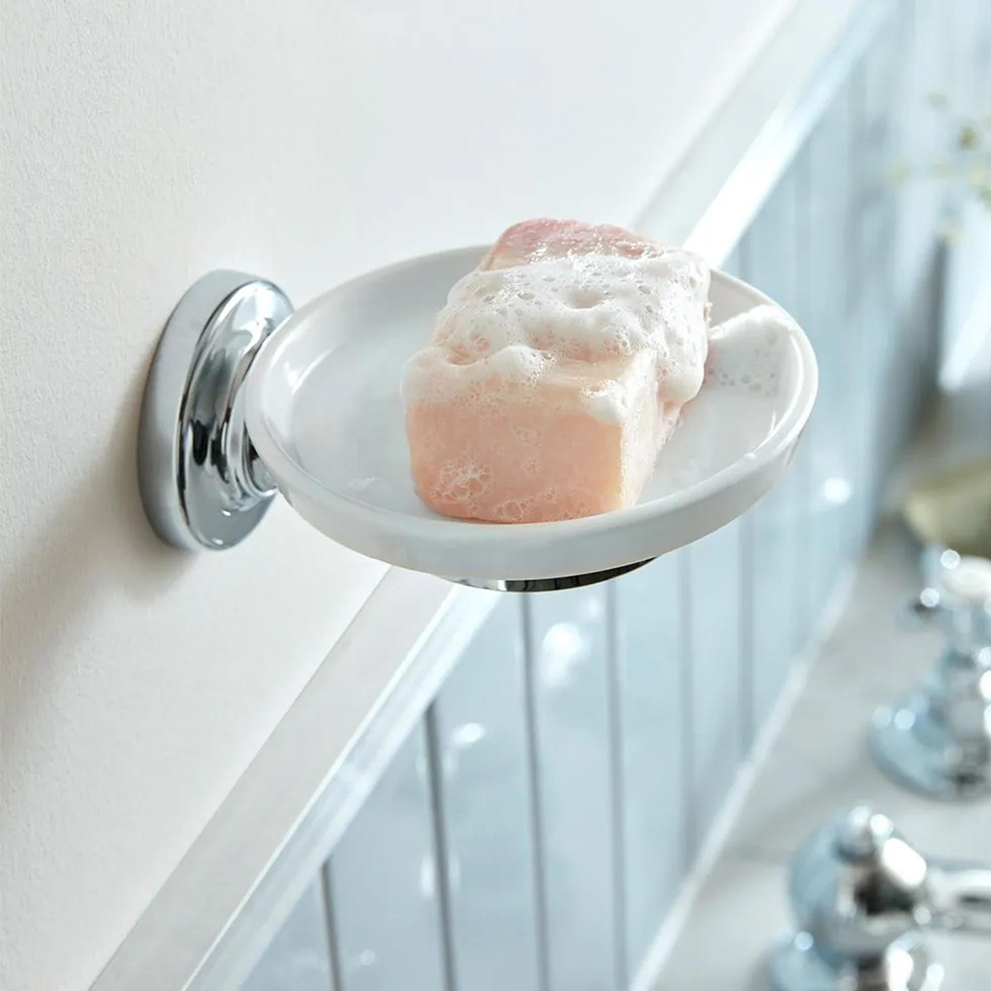Booth & Co Axbridge Ceramic Soap Dish & Holder