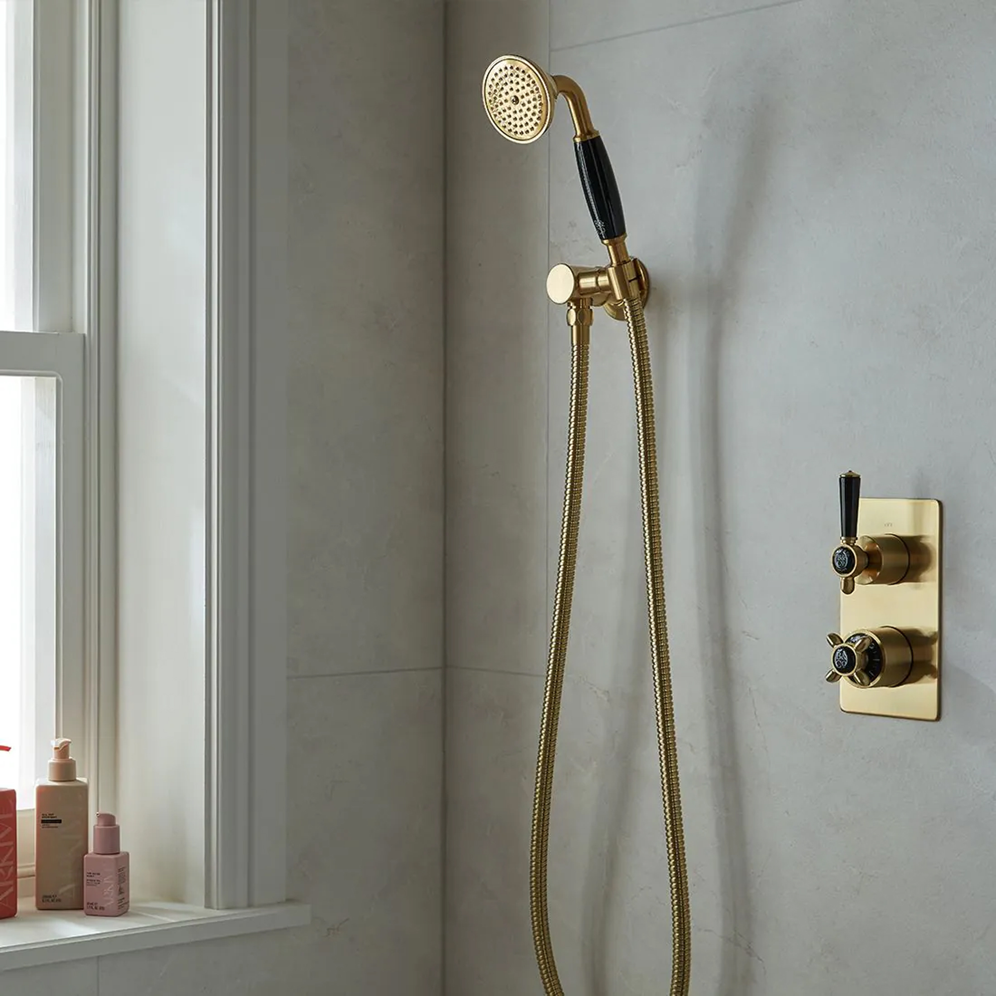Booth & Co Axbridge Traditional Shower Handset with Wall Outlet & Hose
