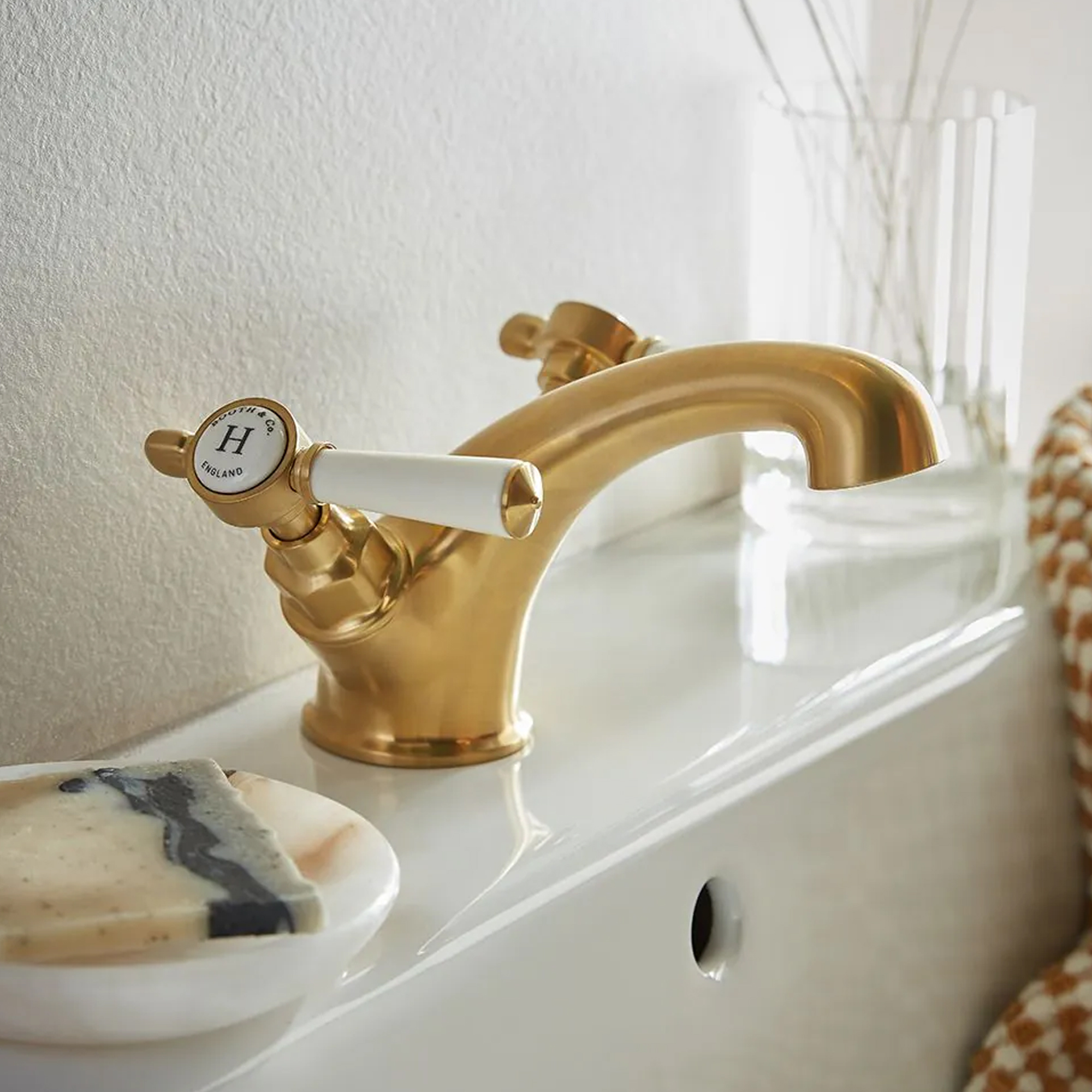Booth & Co Axbridge Traditional Lever Mono Basin Mixer Tap with Optional Waste