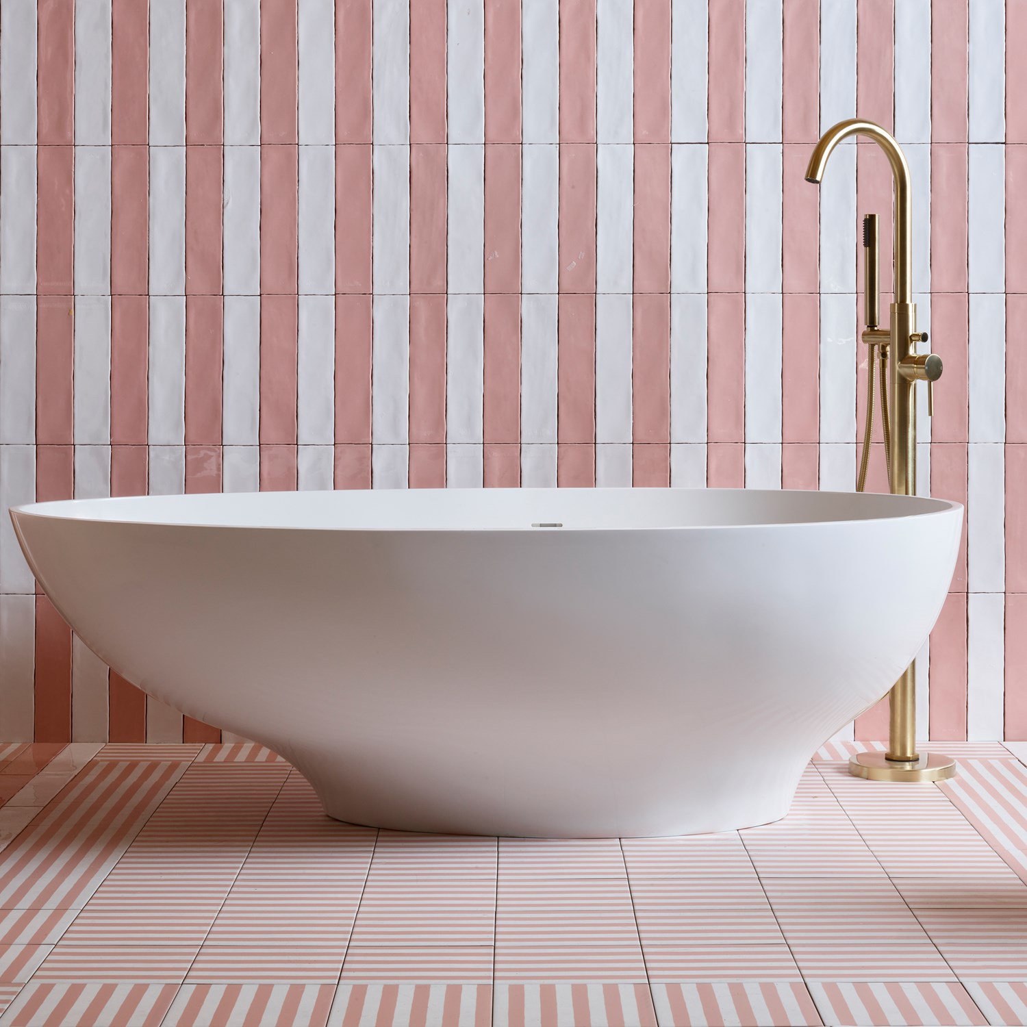 BC Designs Gio Freestanding Bath - 1645 x 935mm